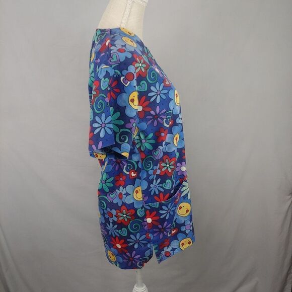 Peaches Uniforms Scrub Top Size XS Blue Floral Smiley Face V-neck Short Sleeve - Picture 2 of 8